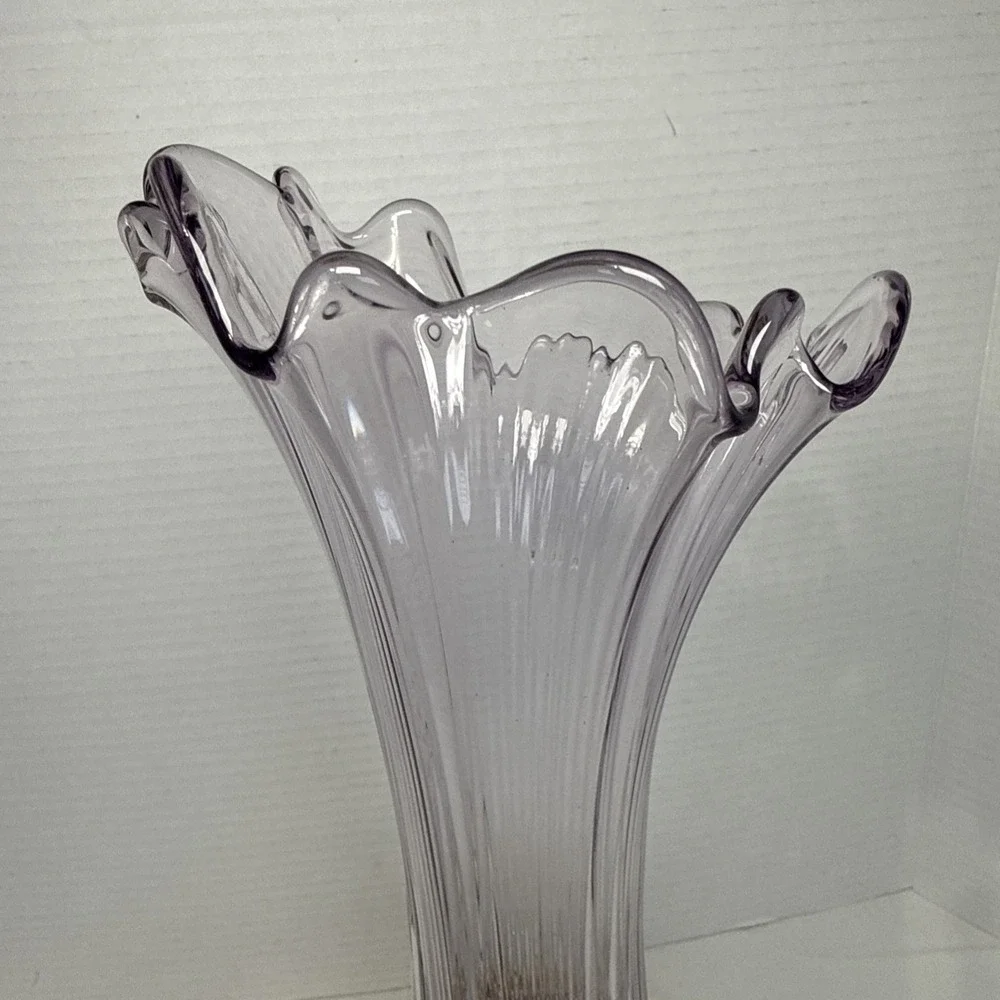 Vintage Lavender Tint Art Swung Vase 10 3/4